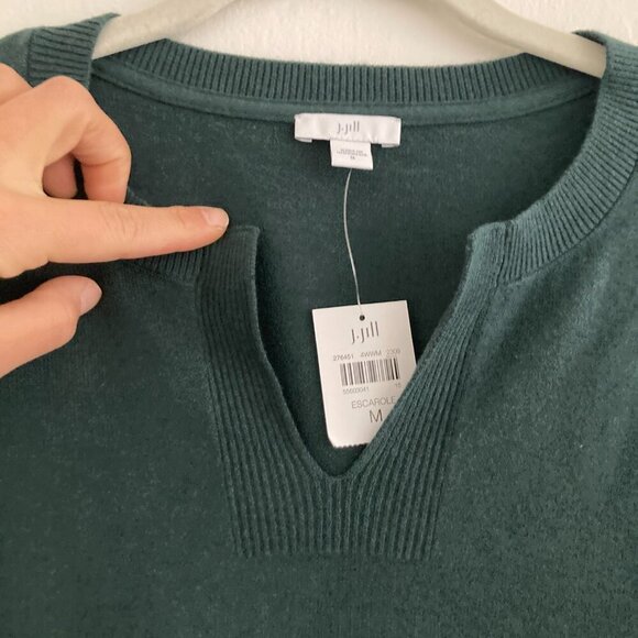 J Jill Sweater Escarole Green Long Sleeve V Neck Workwear Minimalist Classic NWT - Picture 5 of 11